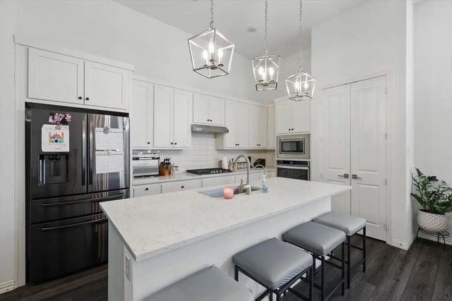 222 Woodson Street, Irving, TX 75063