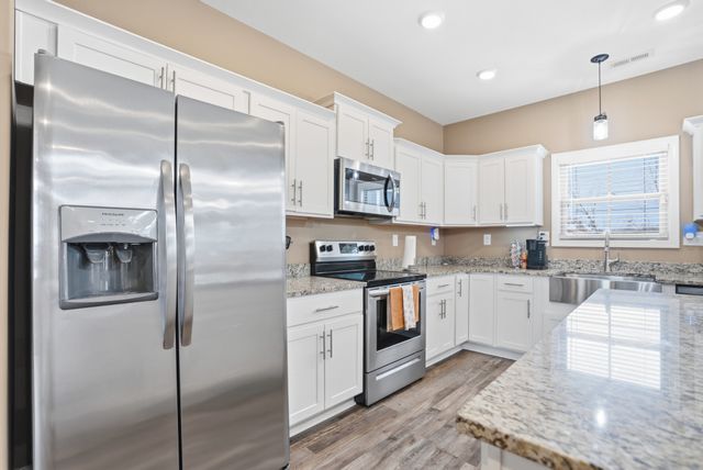 125 Schroer Rd, Clarksville, TN 37042