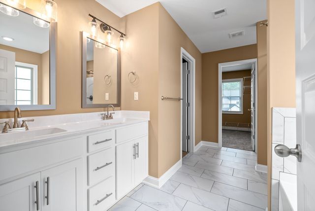 125 Schroer Rd, Clarksville, TN 37042