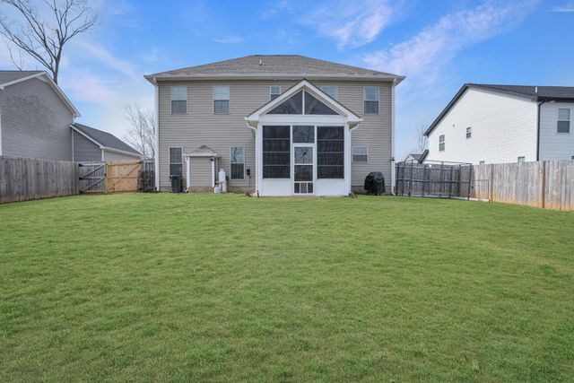 125 Schroer Rd, Clarksville, TN 37042