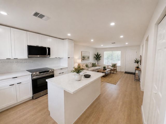 2931 NW 21st St, Fort Lauderdale, FL 33311