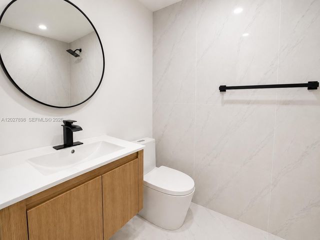 2931 NW 21st St, Fort Lauderdale, FL 33311