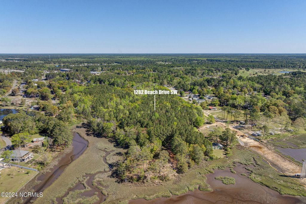 Image 10 of property listing at 1282 Beach Drive SW, Calabash, NC 28467