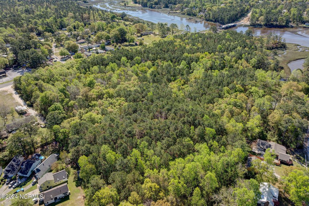 Image 35 of property listing at 1282 Beach Drive SW, Calabash, NC 28467