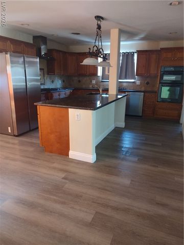 325 West Park Way West Way, Las Vegas, NV 89106