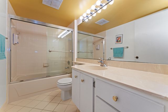 2621 Village Boulevard 203, West Palm Beach, FL 33409