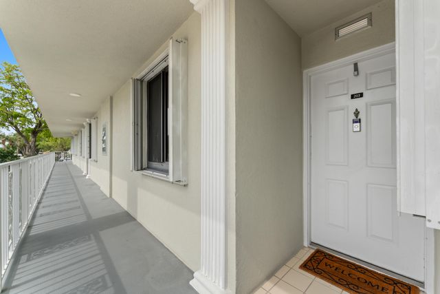 2621 Village Boulevard 203, West Palm Beach, FL 33409