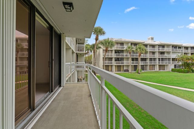 2621 Village Boulevard 203, West Palm Beach, FL 33409