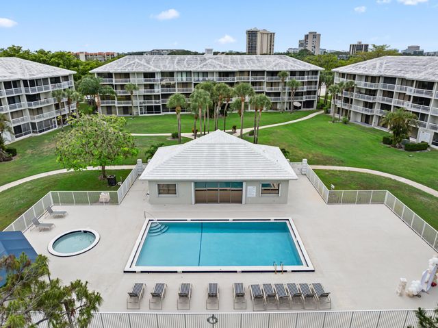 2621 Village Boulevard 203, West Palm Beach, FL 33409
