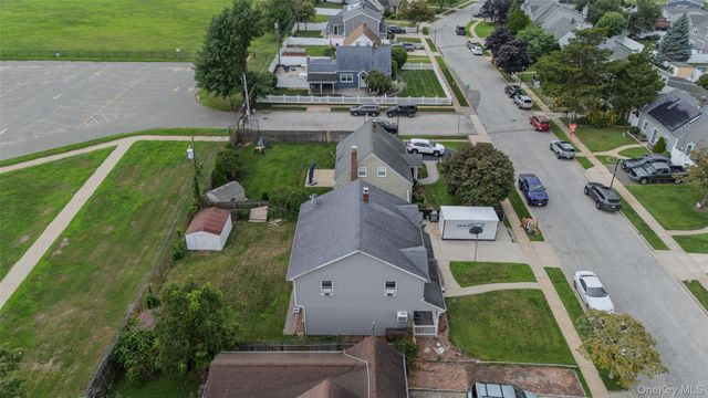 28 Book Lane, Levittown, NY 11756