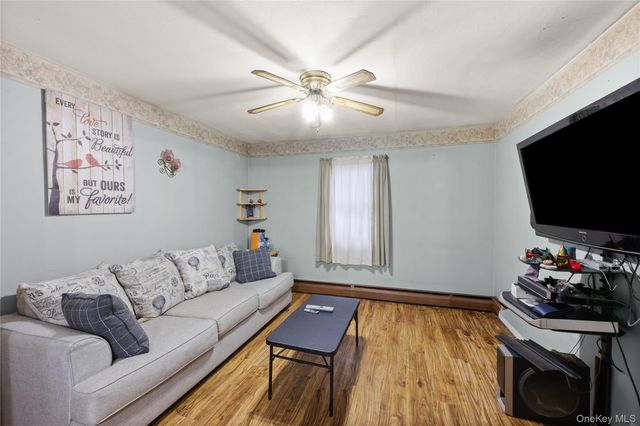 28 Book Lane, Levittown, NY 11756