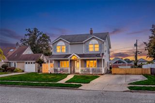 28 Book Lane, Levittown, NY 11756