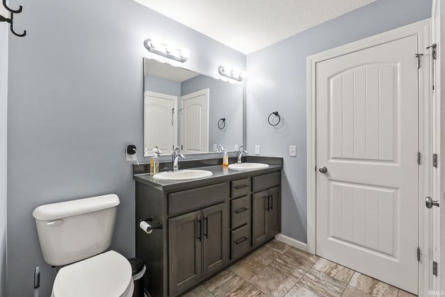 11288 Parkers Bay Drive, Fort Wayne, IN 46845