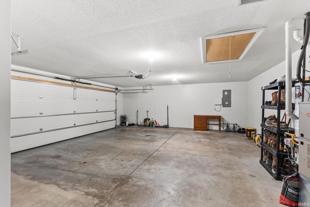 11288 Parkers Bay Drive, Fort Wayne, IN 46845