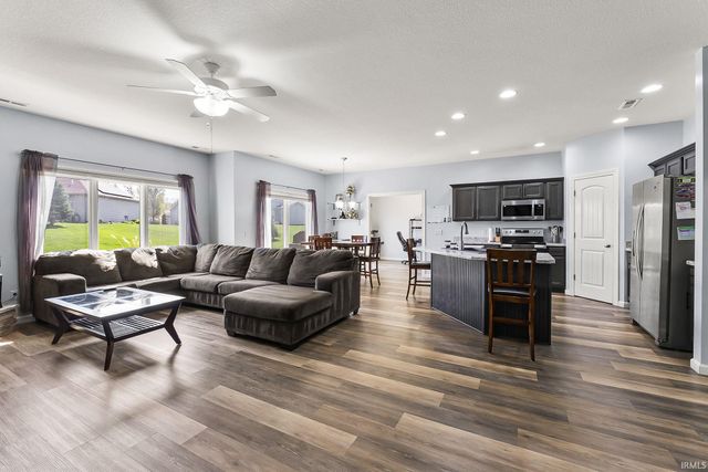 11288 Parkers Bay Drive, Fort Wayne, IN 46845