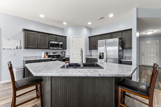 11288 Parkers Bay Drive, Fort Wayne, IN 46845