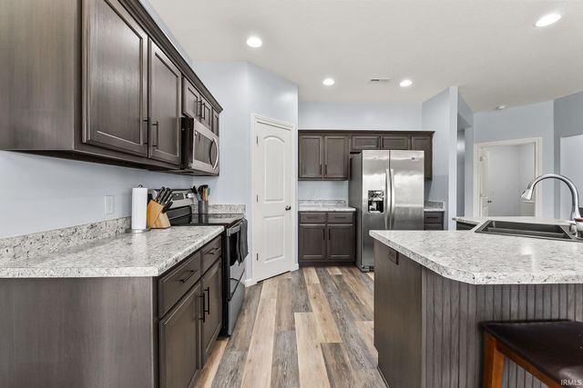 11288 Parkers Bay Drive, Fort Wayne, IN 46845