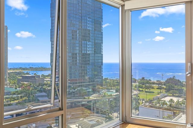 1001 Queen Street 2108, Honolulu, HI 96814