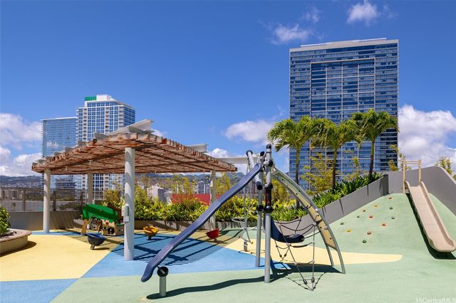 1001 Queen Street 2108, Honolulu, HI 96814