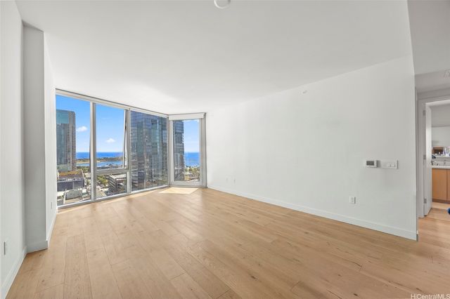 1001 Queen Street 2108, Honolulu, HI 96814