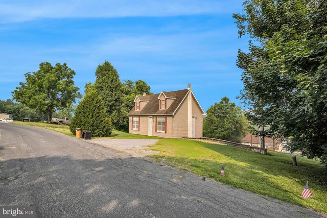 25 RAINBOW TRL, Wellsville, PA 17365