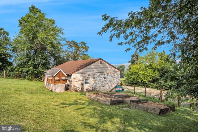 25 RAINBOW TRL, Wellsville, PA 17365