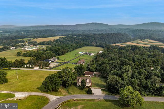 25 RAINBOW TRL, Wellsville, PA 17365