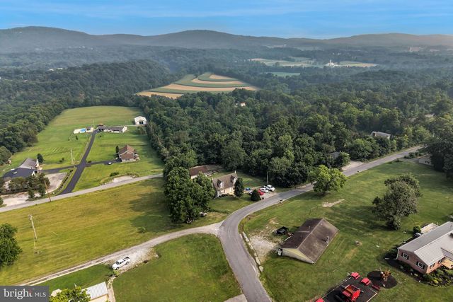 25 RAINBOW TRL, Wellsville, PA 17365