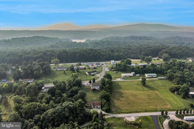 25 RAINBOW TRL, Wellsville, PA 17365