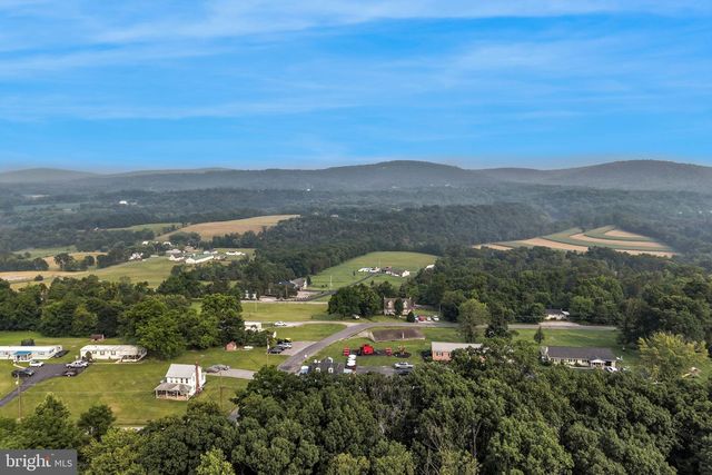 25 RAINBOW TRL, Wellsville, PA 17365