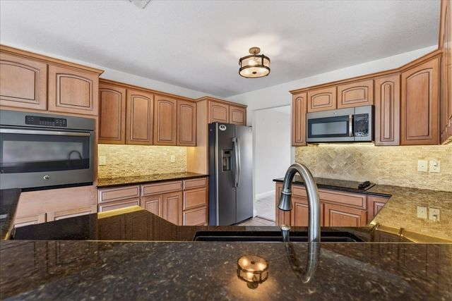 626 E Eubank Street, Mabank, TX 75147