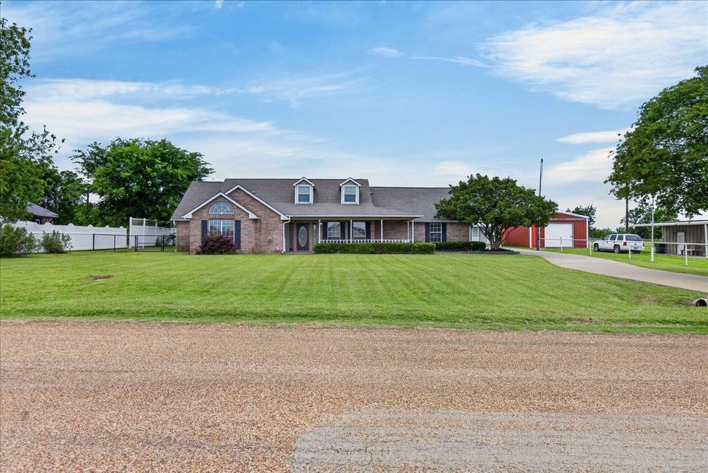626 E Eubank Street, Mabank, TX 75147