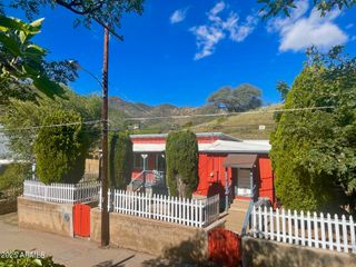 10 LOCKLIN Avenue, Bisbee, AZ 85603