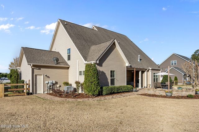 518 Daylily Court, Carthage, NC 28327