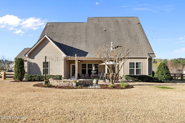 518 Daylily Court, Carthage, NC 28327