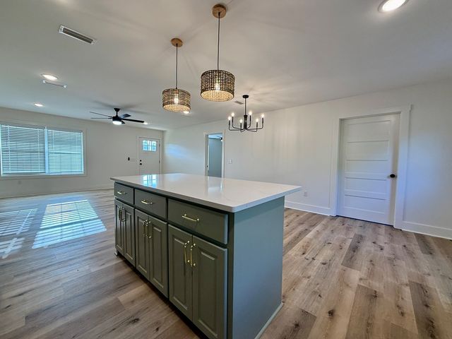 404 S 6th Avenue, Hartford, AL 36344