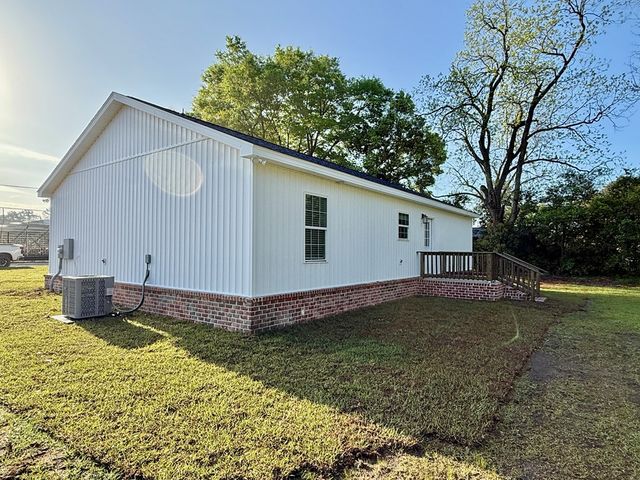 404 S 6th Avenue, Hartford, AL 36344