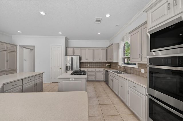 38 Hollingers Island, Katy, TX 77450