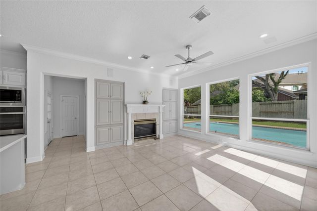 38 Hollingers Island, Katy, TX 77450