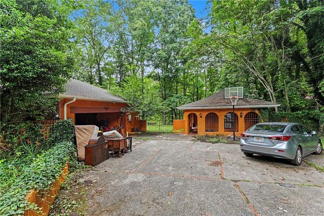 6130 Tennis Circle, Fairburn, GA 30213