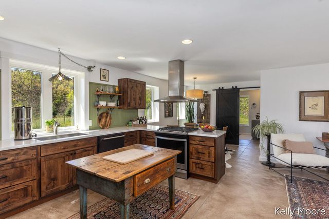 11117 W Snows Lake Road, Greenville, MI 48838