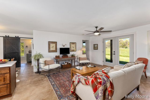 11117 W Snows Lake Road, Greenville, MI 48838