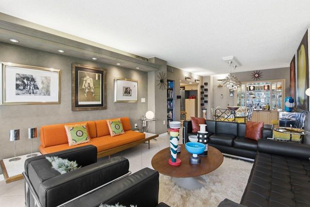 1985 S Ocean Drive 17d, Hallandale Beach, FL 33009