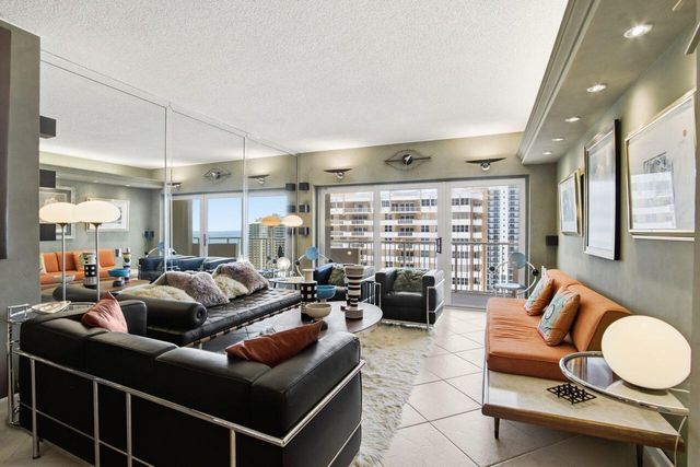1985 S Ocean Drive 17d, Hallandale Beach, FL 33009
