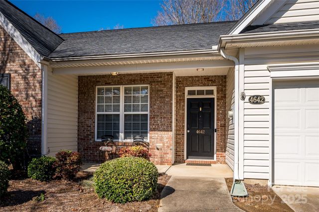 4642 Willow Glen Road, Harrisburg, NC 28075