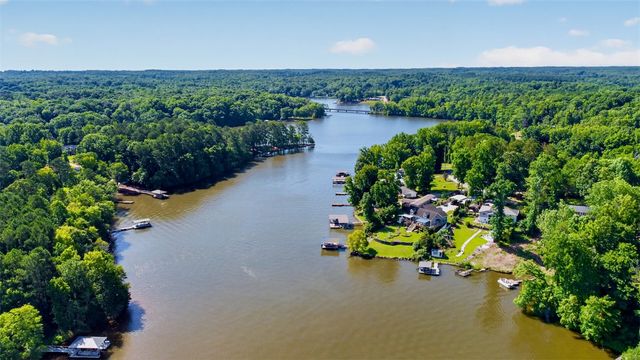 112 waterside Drive, Iva, SC 29655