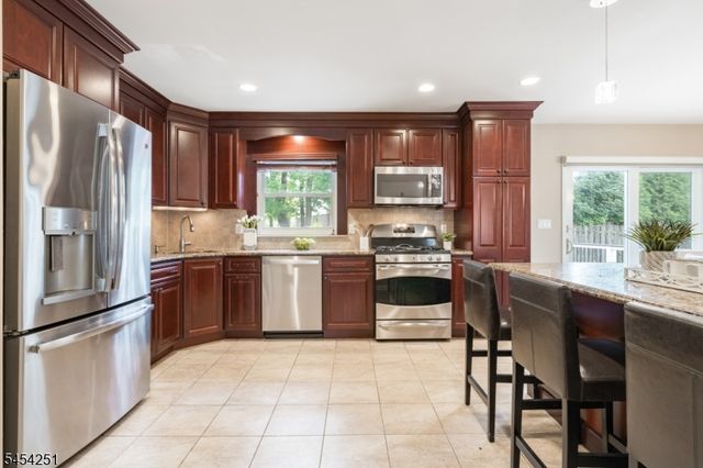 49 Country Club Ln, Springfield Twp., NJ 07081