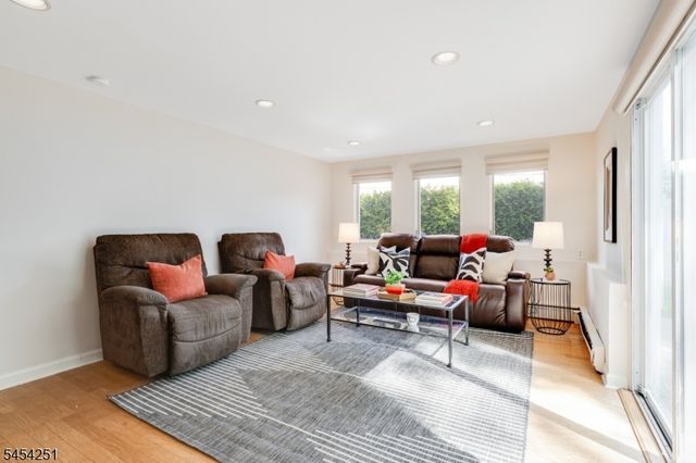 49 Country Club Ln, Springfield Twp., NJ 07081