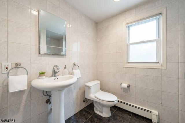 49 Country Club Ln, Springfield Twp., NJ 07081