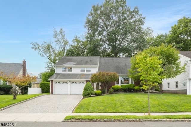 49 Country Club Ln, Springfield Twp., NJ 07081